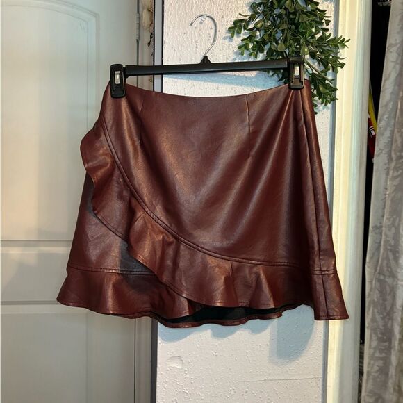 Lulus Dresses & Skirts - Lulus | Faux Leather Mini Ruffle Skirt | Size Medium